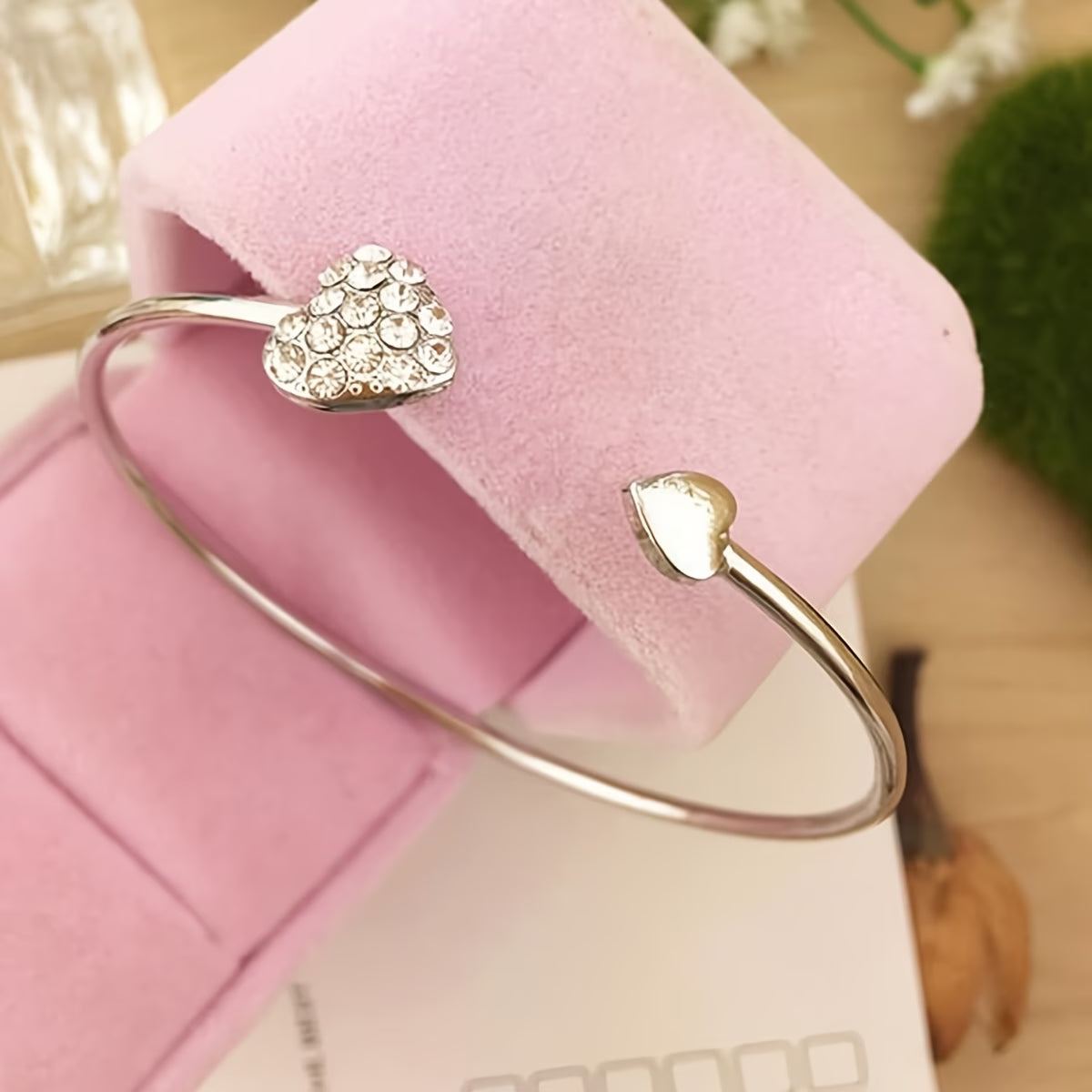 Heart-Shaped Rhinestone Bangles – Minimalist Artificial Bracelets for Women