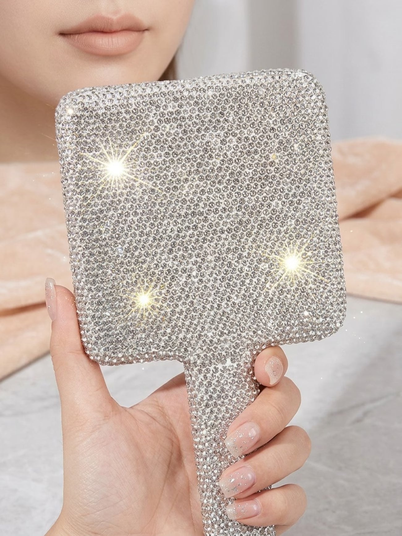 Luxury Rhinestone Vanity Mirror – Sparkling Handheld Makeup Mirror for Travel & Daily Use